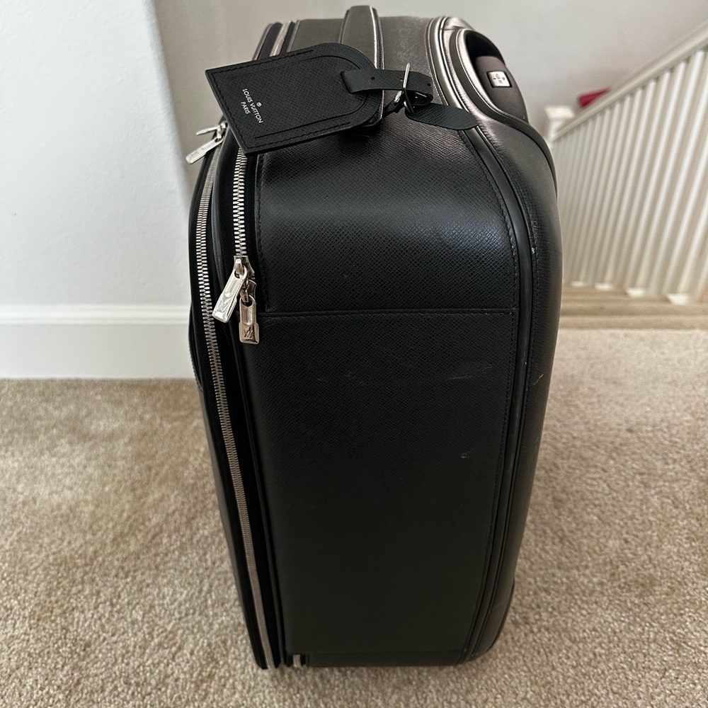 Louis Vuitton Pegase 55 rolling suitcase with Black Taiga Leather/ 2 Wheels